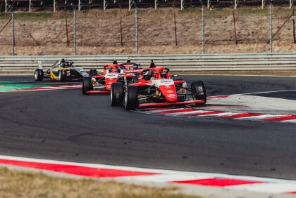 F4 CEZ zakončila sezonu na Hungaroringu. Jezdci ukázali bojovnost i posun