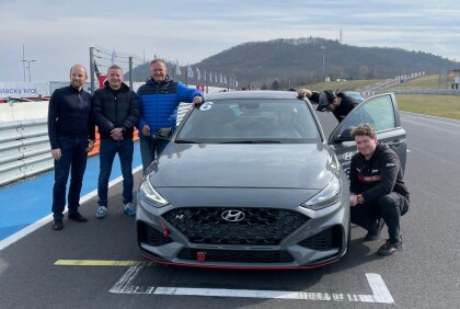 Janík Motorsport dojel v závodě 4 Hours Most v první desítce