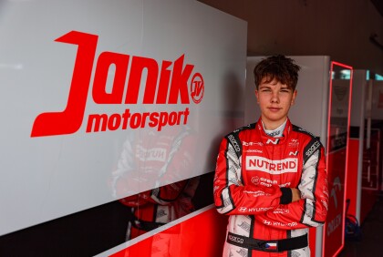 Janík Motorsport představuje Václava Janíka Jr. pro sezonu 2026 v Clio Cupu