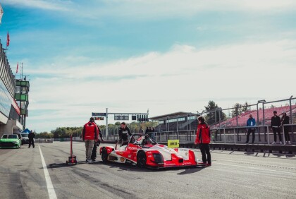 Janík Motorsport testoval v Brně. Na trať vyrazily závodní speciály i nová jezdecká krev