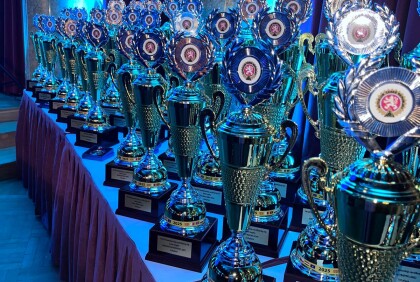 Jezdci týmu Janík Motorsport převzali od Autoklubu ČR trofeje za úspěchy na okruzích