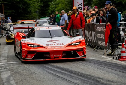 Jezdci týmu Janík Motorsport vezou ze slovenských vrchů skvělá umístění navzdory nepříznivému počasí