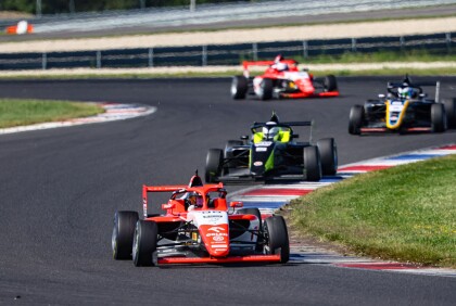Junioři týmu Janík Motorsport sbírali na Slovakiaringu body i svá dosud nejlepší umístění