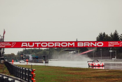 Masaryk Racing Days 2026: Koukola, Janík a Kout vybojovali pódiová umístění ve sprintech i ve vytrvalosti