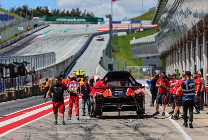 Mechanici ORLEN Janík Motorsport znovu zasahovali, piloti KTM mají za sebou další skvělý víkend