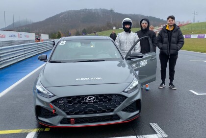 Posádka Janík Motorsport úspěšně absolvovala závod 4 Hours Most s vozem Hyundai i30 N