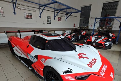 PUMA is a partner of the professional racing team Janík Motorsport