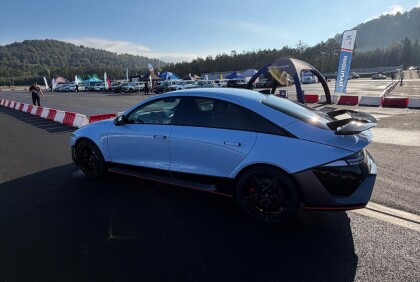 Testovací den Drivalia zpestřil Václav Janík zážitkovými jízdami v IONIQ 6 N
