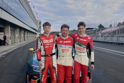 Tým Janík Motorsport testoval na okruhu v Brně svou techniku i nadějné juniory