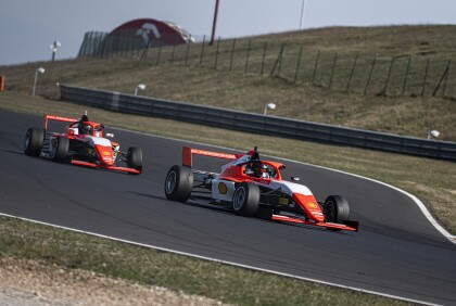 Tým Janík Motorsport testoval před startem sezony na okruhu v Mostě