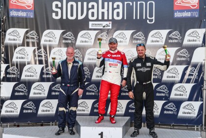 Vrchařská sezona týmu ORLEN Janík Motorsport začala sběrem trofejí na Slovakia Ringu