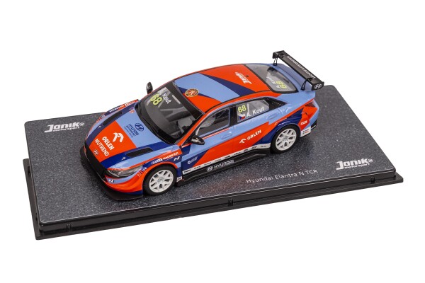 Model Hyundai ELANTRA